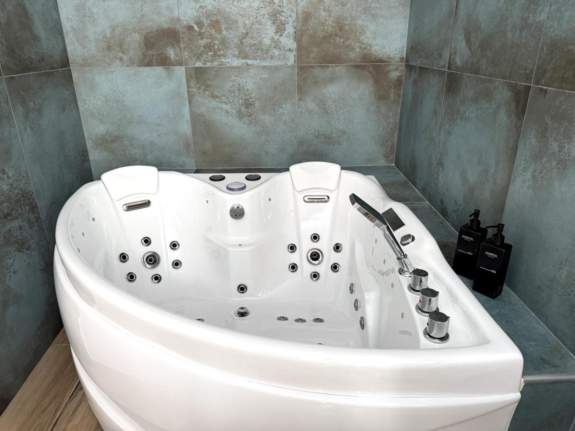 Marais Appartement 2 Chambres 2 Salles De Bain - Spa Jacuzzi ! Paryż Zewnętrze zdjęcie